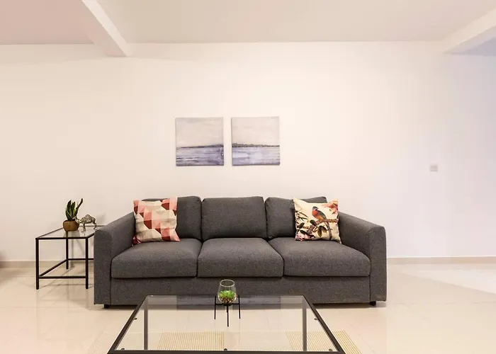 Beautiful Modern 2br *