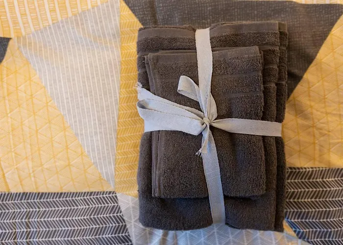 Beautiful Modern 2br דירה