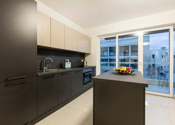 Beautiful Modern 2br *