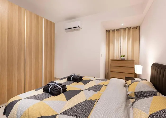 Beautiful Modern 2br דירה