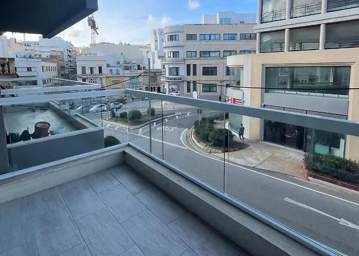 Beautiful Modern 2br דירה *